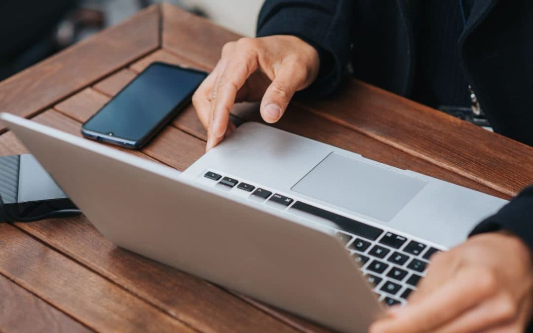 Kinésithérapeutes et réseaux sociaux : développer une communication éthique et efficace