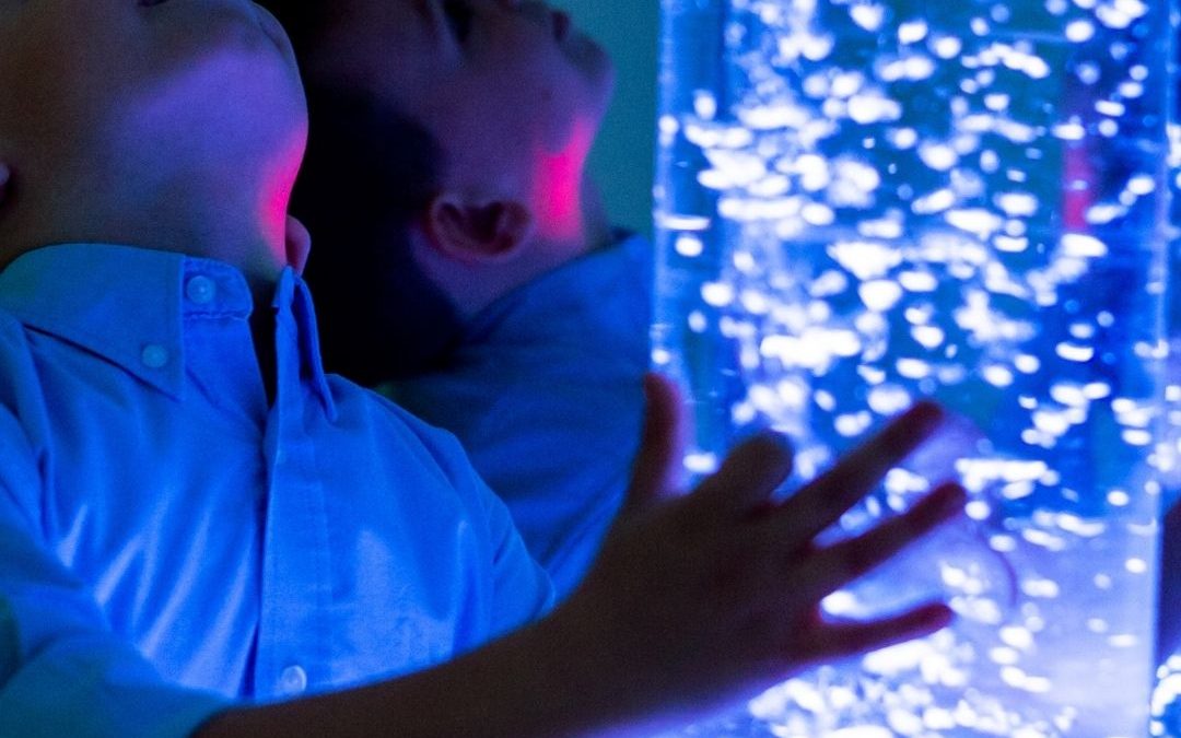 Atypies sensorielles et troubles du neurodéveloppement chez l’enfant : ce que l’observation des réflexes archaïques apporte à la prise en charge